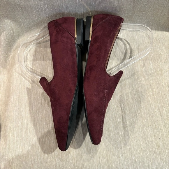 STEVE MADDEN Sz 40 Vegan Leather Slip On Pointy Toe Cap Elegant Ballet Flats - Picture 3 of 9